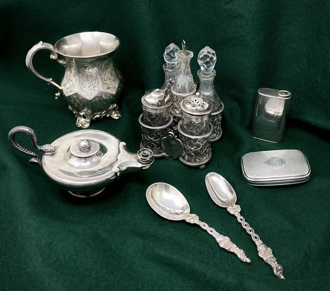 Olympia Timed: Silver including a Private Collection of Vesta cases & other smallwork
